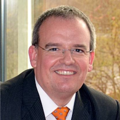 Dr. Oscar Lazaro